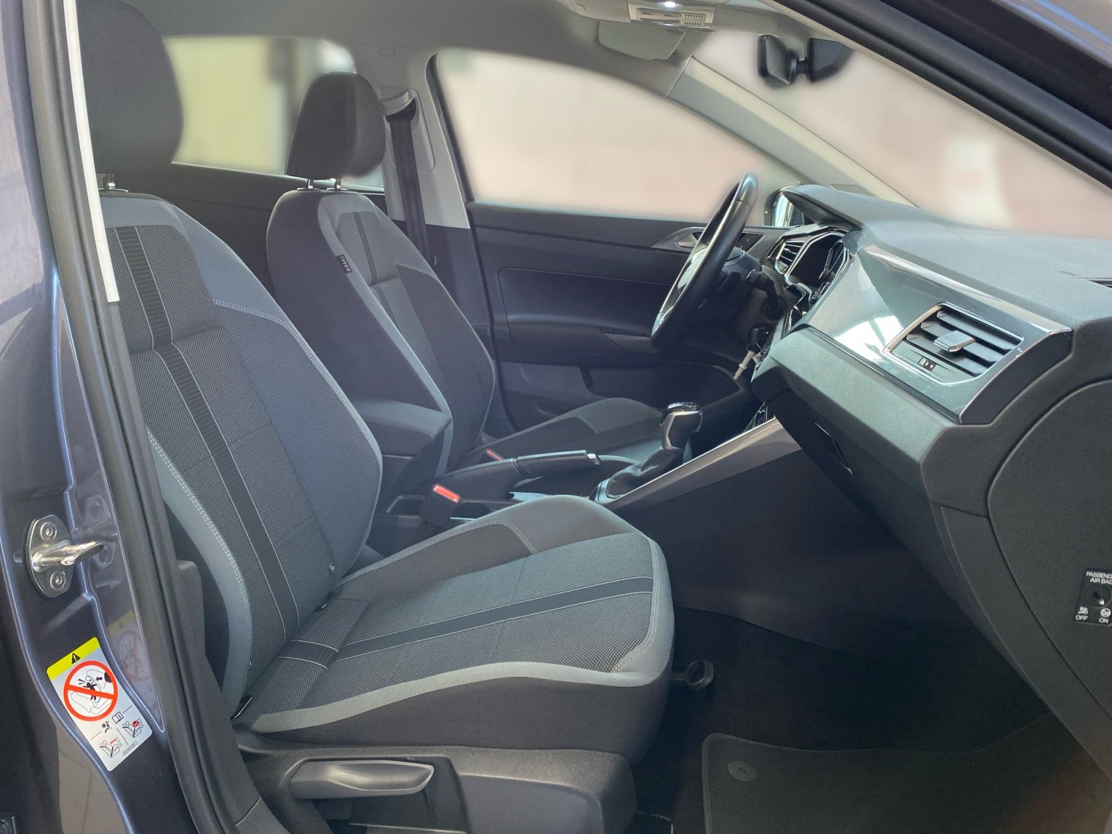 Volkswagen Polo VI Style 1.0 TSI - Samsaru's Car Outlet