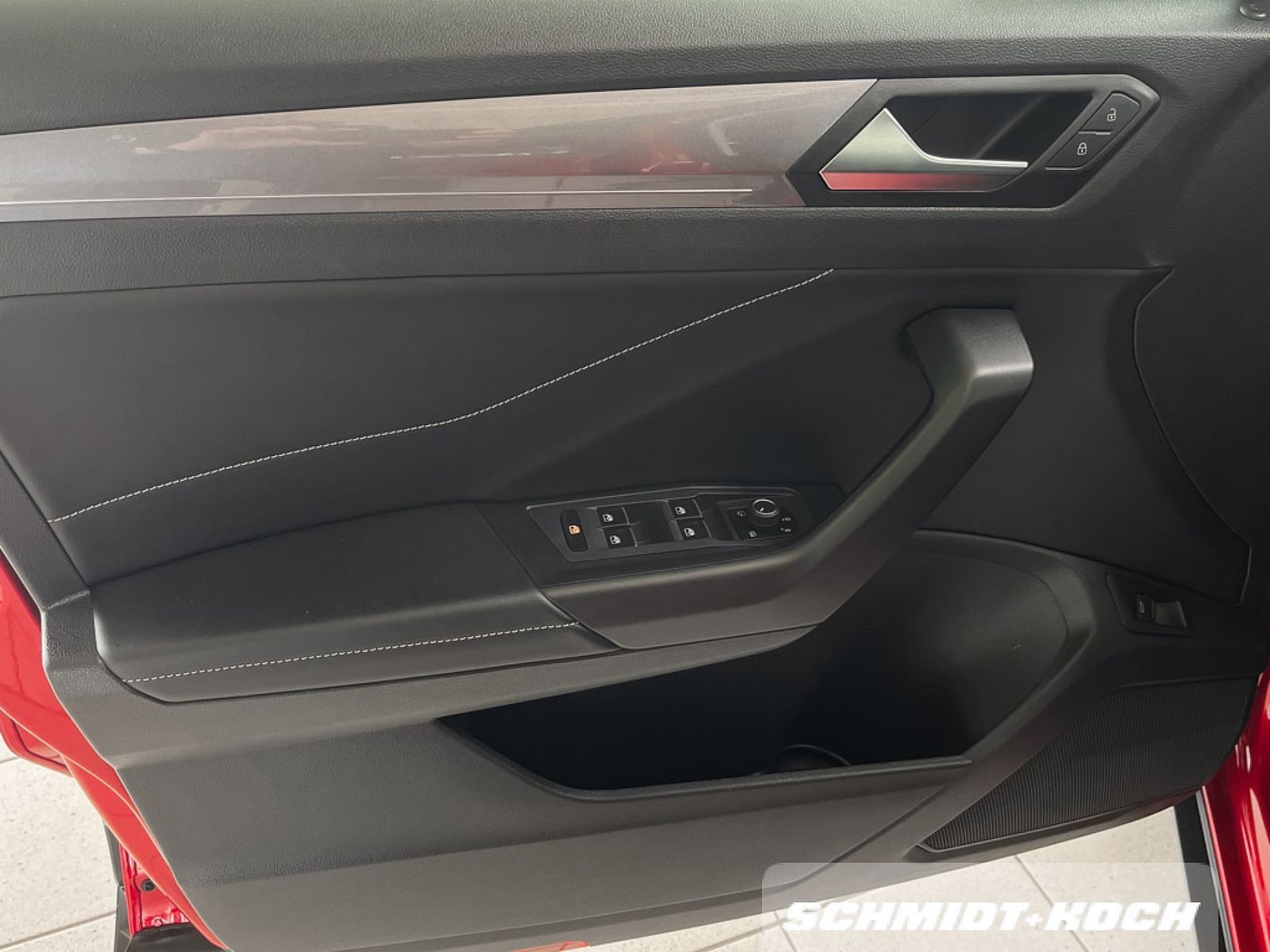 Volkswagen T-Roc 1.5 TSI Style - Samsaru's Car Outlet
