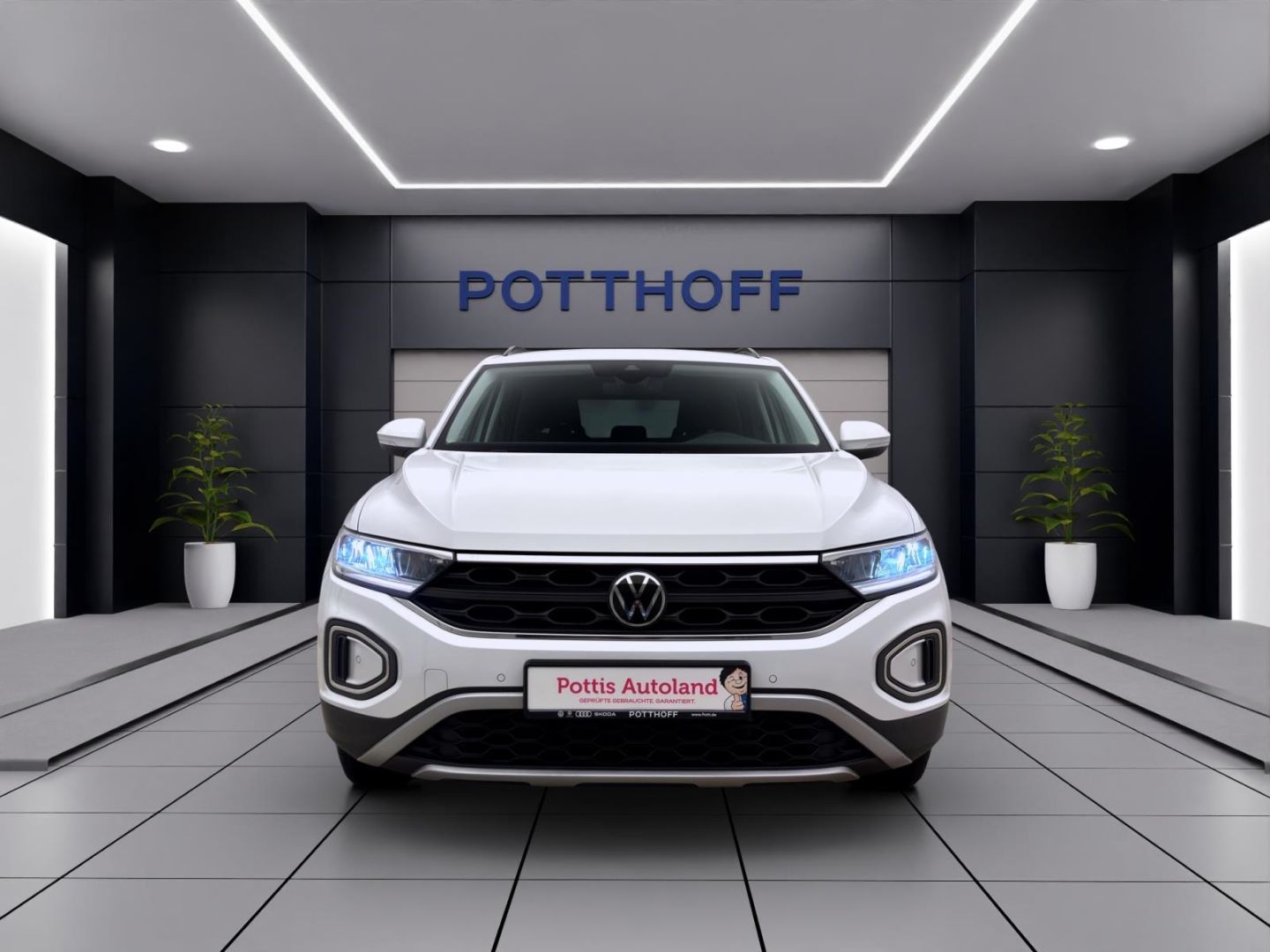 Volkswagen T-Roc 1.5 TSI DSG LIFE - Samsaru's Car Outlet
