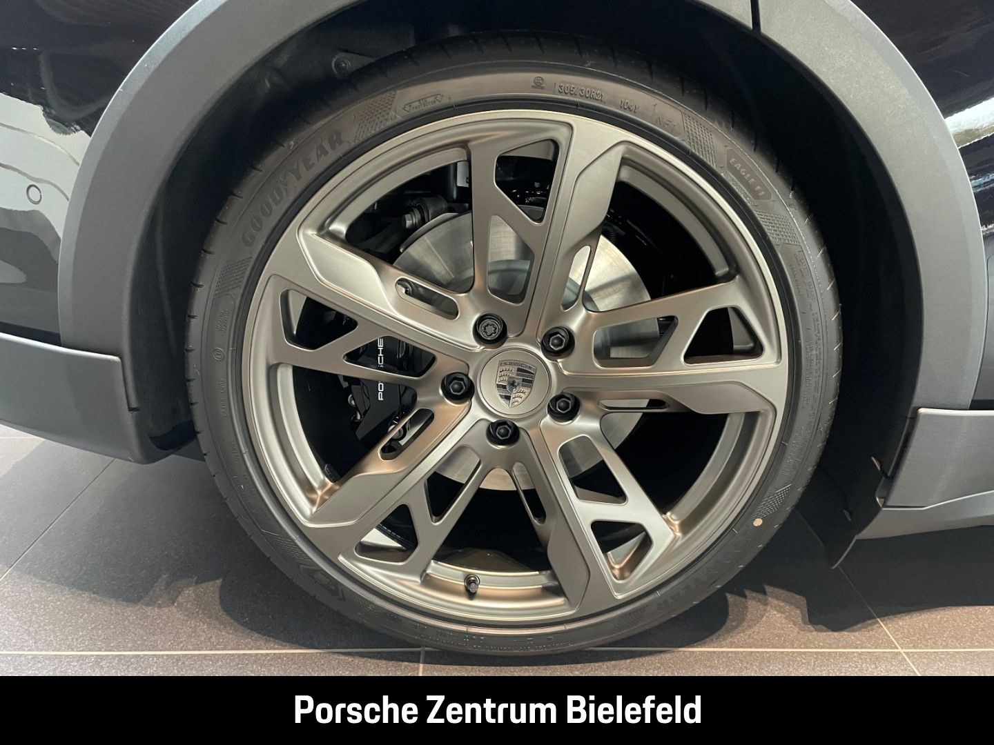 Porsche Taycan Turbo HA-Lenkung InnoDrive Sitzbelüftung