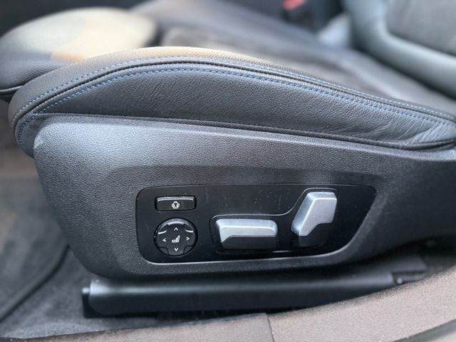BMW 320 d xDrive M Sport Ambiente Life ALL BLACK - Samsaru's Car Outlet