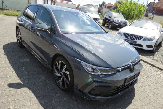 Volkswagen Golf VIII 2.0 TDI R-Line - Samsaru's Car Outlet