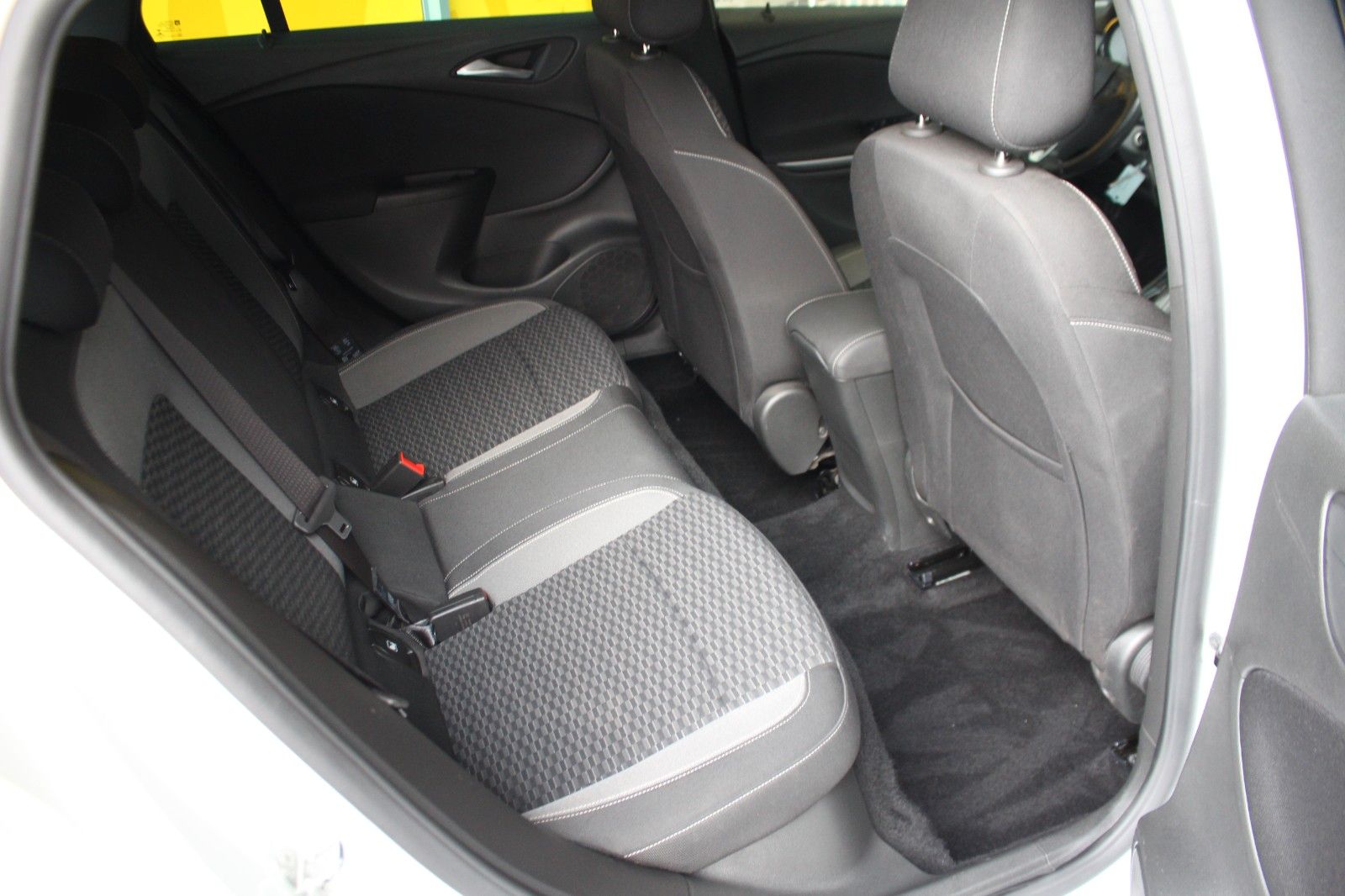 Opel Astra K Sports Tourer Business - Samsaru's Car Outlet