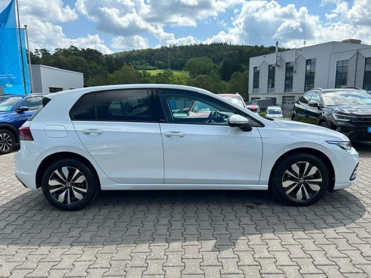 Volkswagen Golf VIII Move 1.5 l TSI - Samsaru's Car Outlet