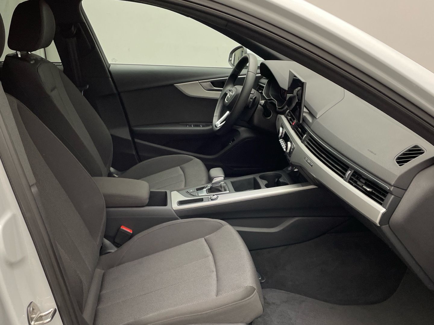 Audi A4 Avant S line 45 TFSI quattro - Samsaru's Car Outlet