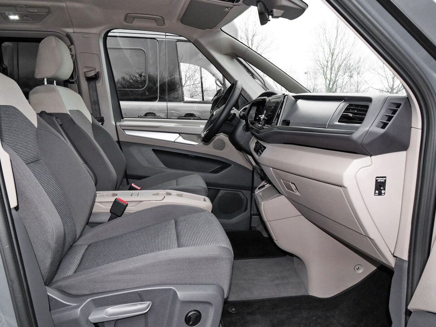 Volkswagen T7 Multivan Basis - Samsaru's Car Outlet