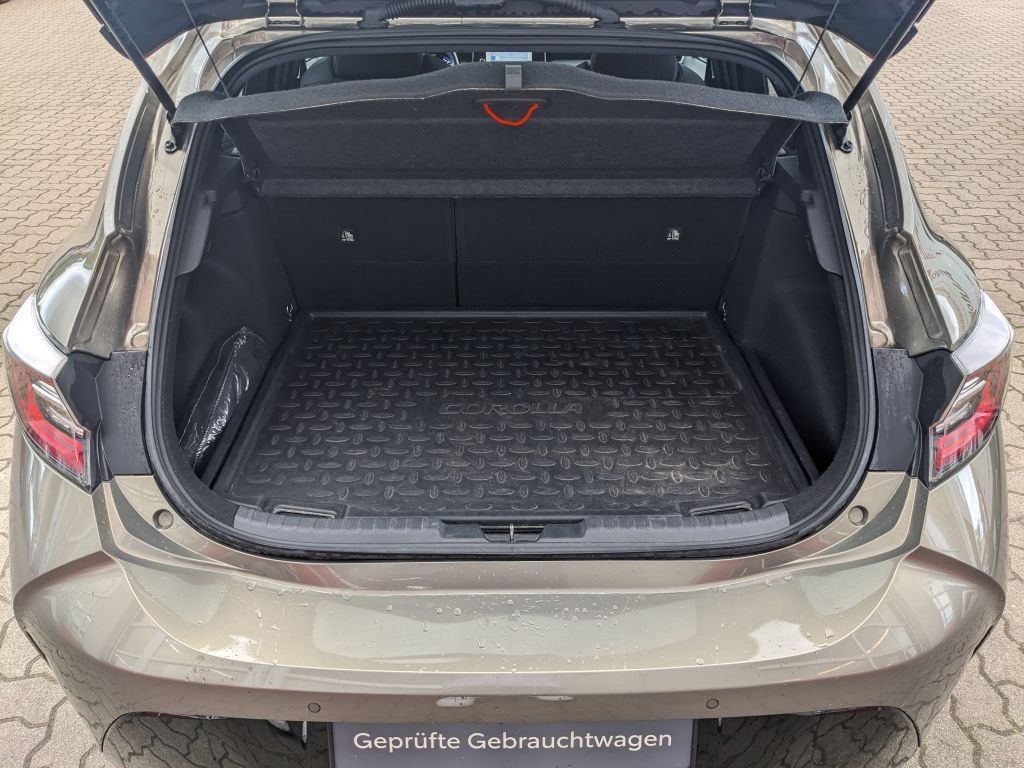 Toyota Corolla 2.0 Hybrid - Samsaru's Car Outlet