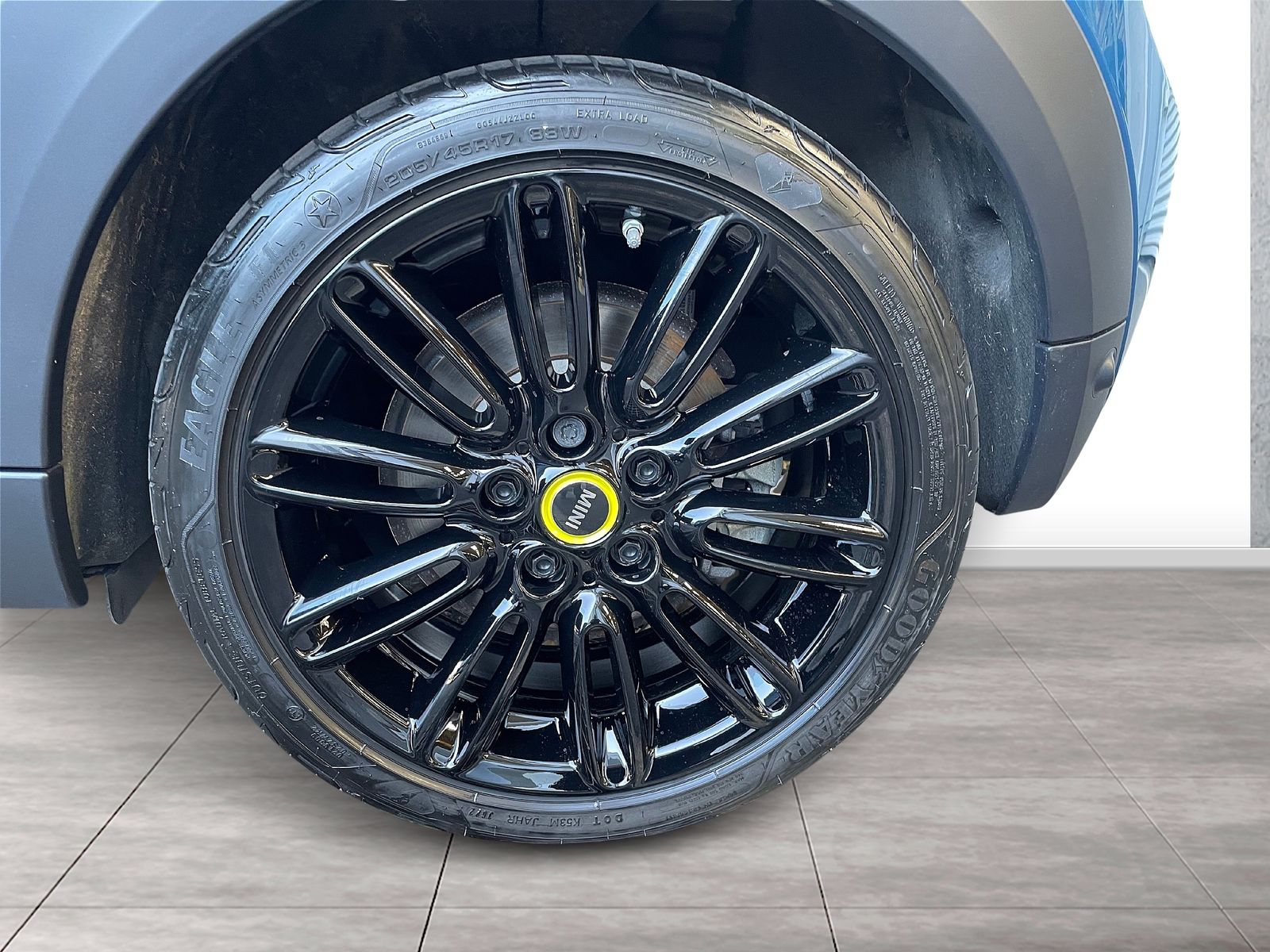MINI Cooper SE - Samsaru's Car Outlet
