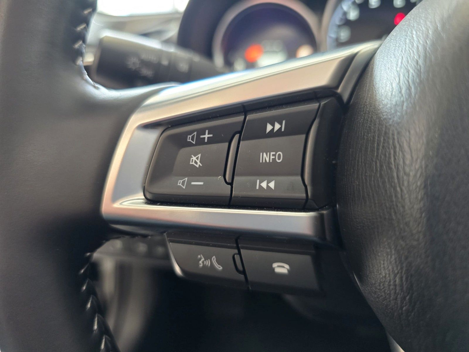 Mazda MX-5 Exclusive-Line 184PS *NAV*BOSE*LED *RFK