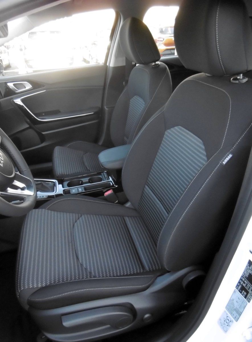 Kia Ceed 1.6 CRDi DCT Vision - Samsaru's Car Outlet