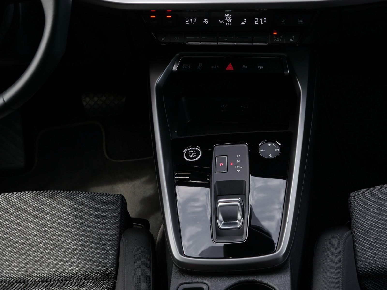 Audi A3 Sportback 45 TFSIe S line *LED*ACC*SHZ*EPH*