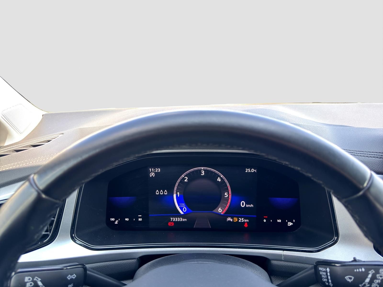 Volkswagen T-Roc Life 2.0 TDI - Samsaru's Car Outlet