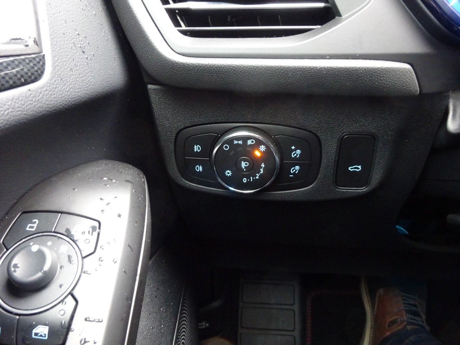 Ford Focus Turnier ST-Line X Autom AHK iACC HuD