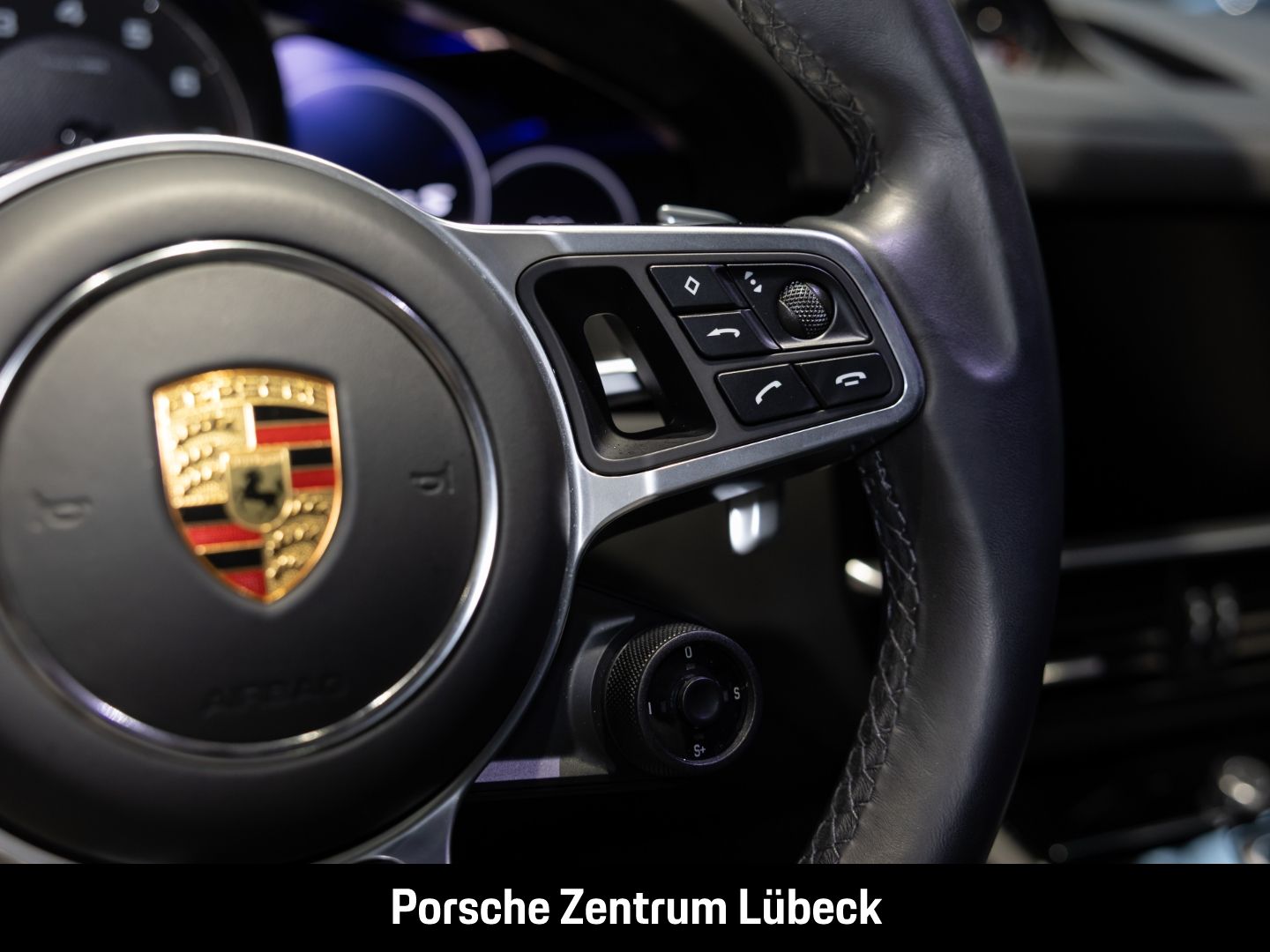 Porsche Cayenne S Coupe Hinterachslenkung Head-Up
