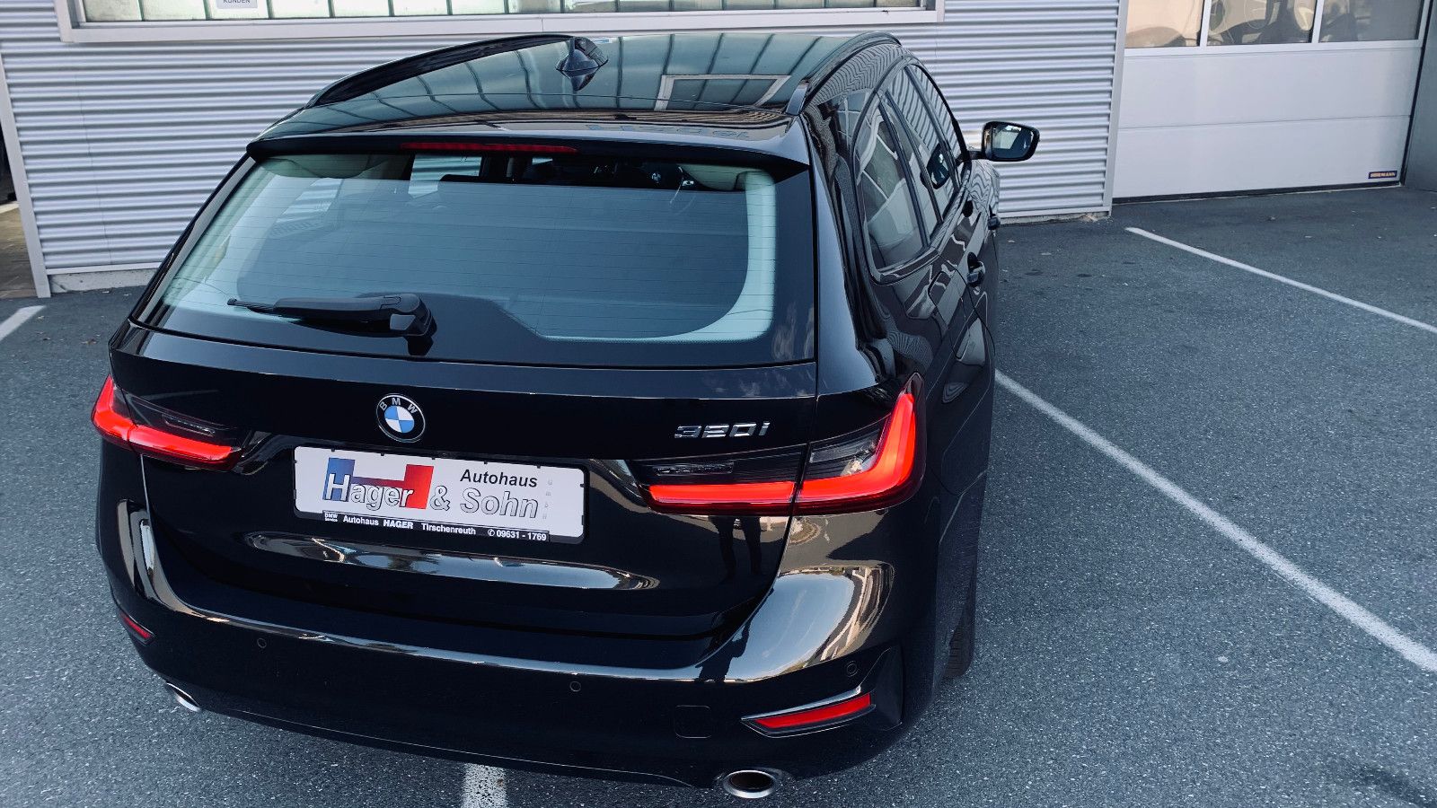 BMW 320i Touring Sport Line - Samsaru's Car Outlet
