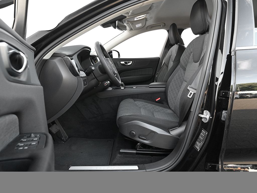 Volvo XC60 B4 Core - Samsaru's Car Outlet