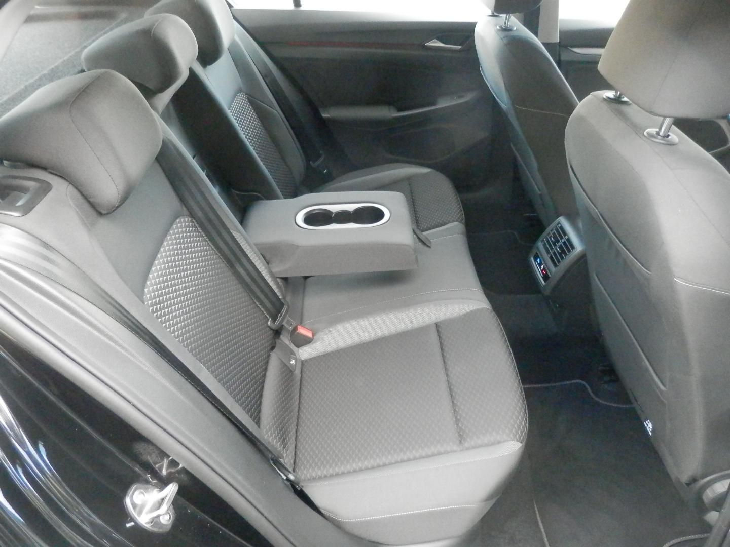 Volkswagen Golf Life - Samsaru's Car Outlet