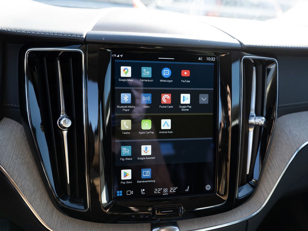 Volvo XC60 B4 Plus Bright AWD SHZ KAMERA NAVI AHK LED