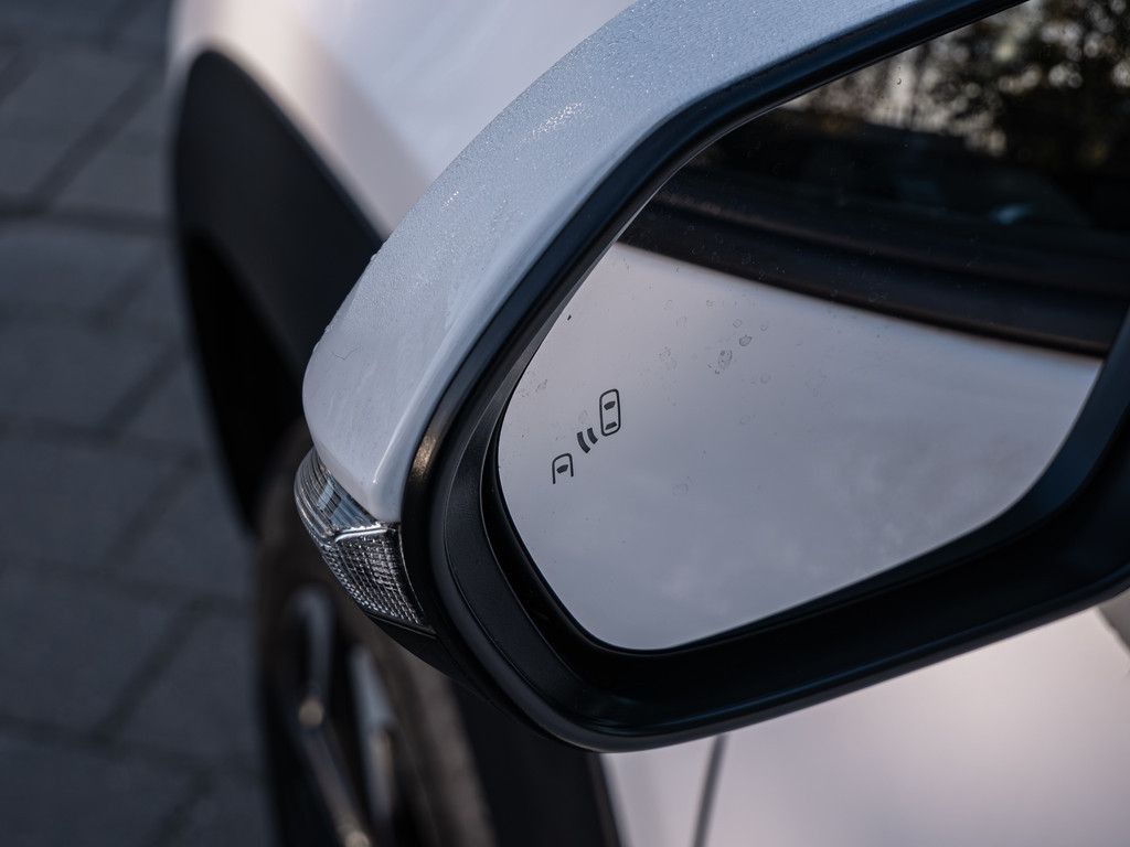 Toyota Yaris Cross Hybrid Team D PDC KAMERA NAVI LED