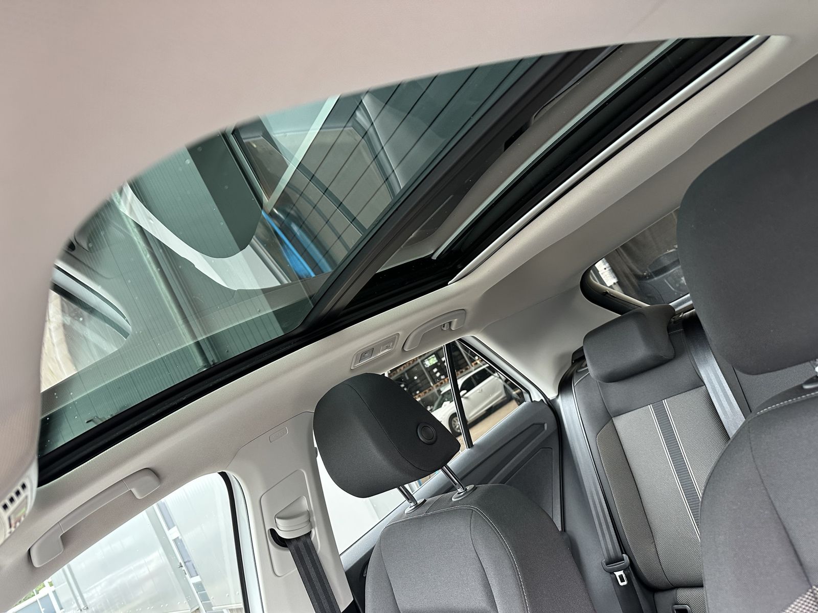 Volkswagen T-Roc 2.0 TDI DSG 4Motion Style - Samsaru's Car Outlet