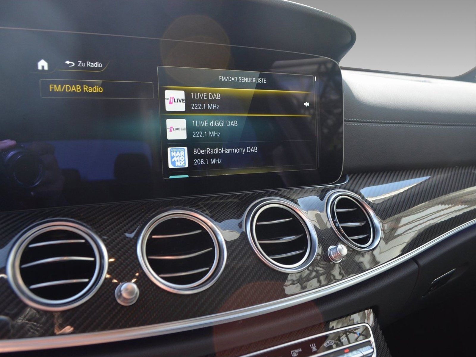 Mercedes-Benz E 300 de Lim AMG - Samsaru's Car Outlet