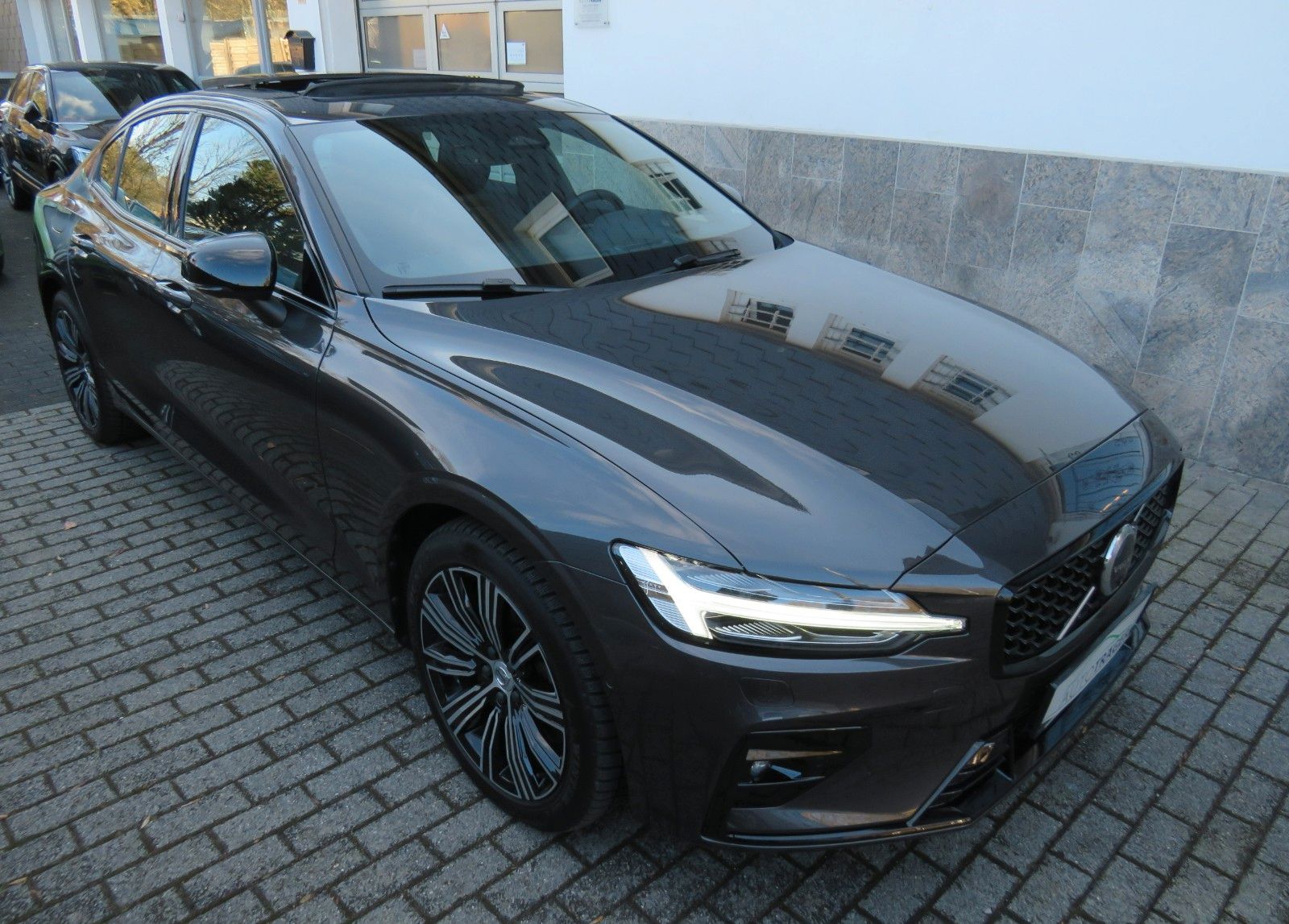 Volvo S60 Ultimate Dark AWD // Pano, Pilot, 360°