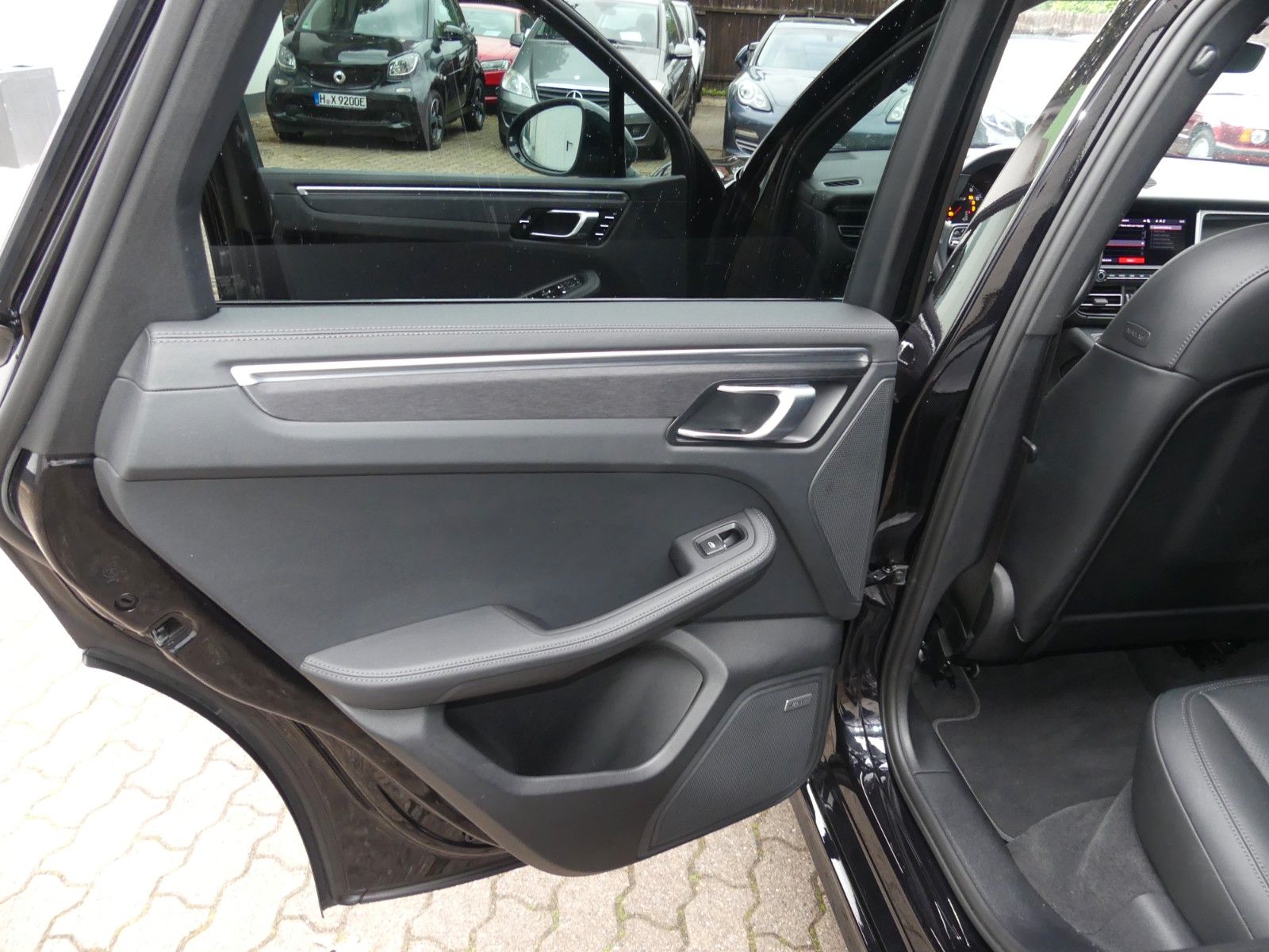 Porsche Macan GTS - Samsaru's Car Outlet