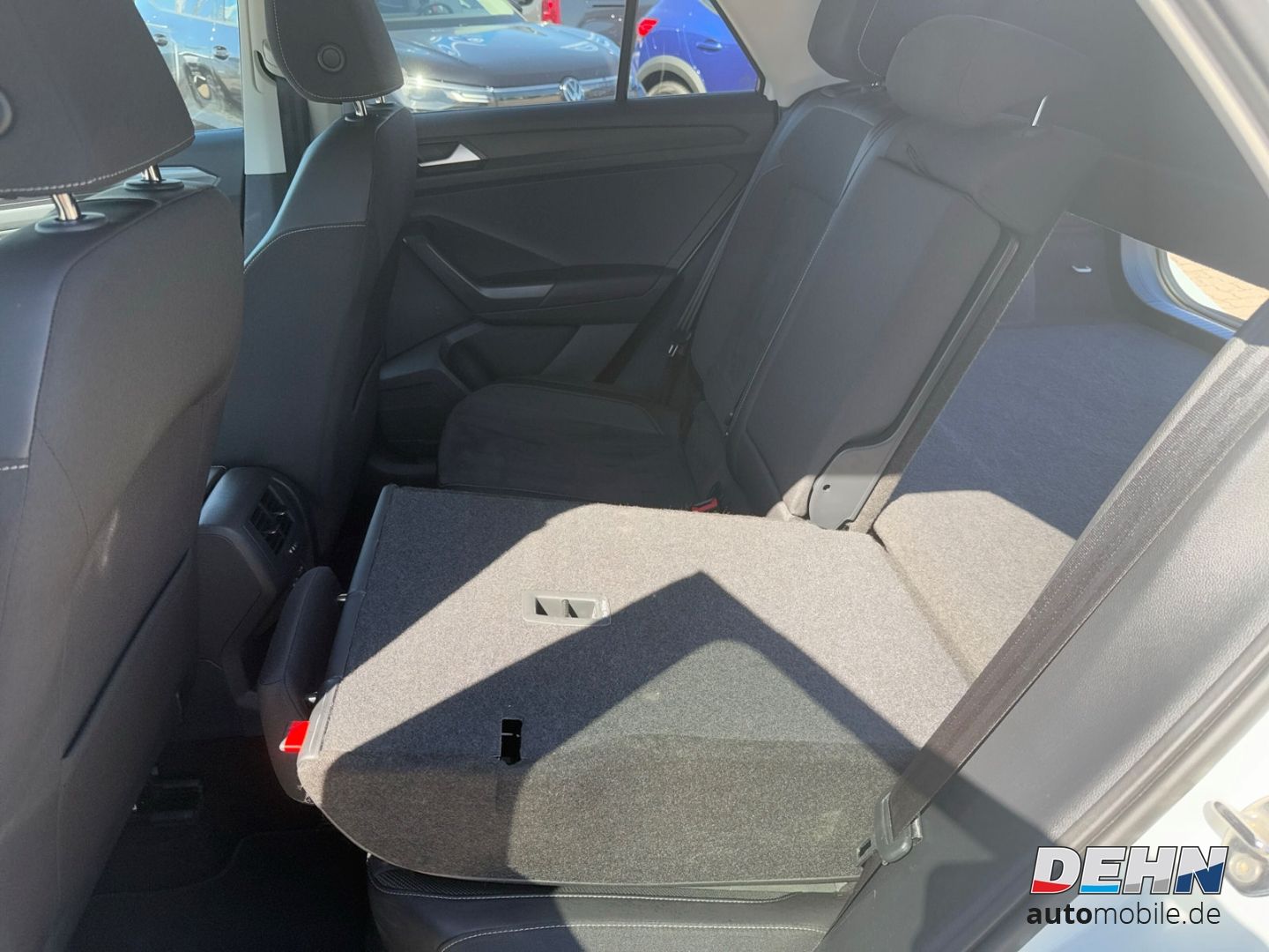 Volkswagen T-Roc 1.0 TSI Style Plus - Samsaru's Car Outlet