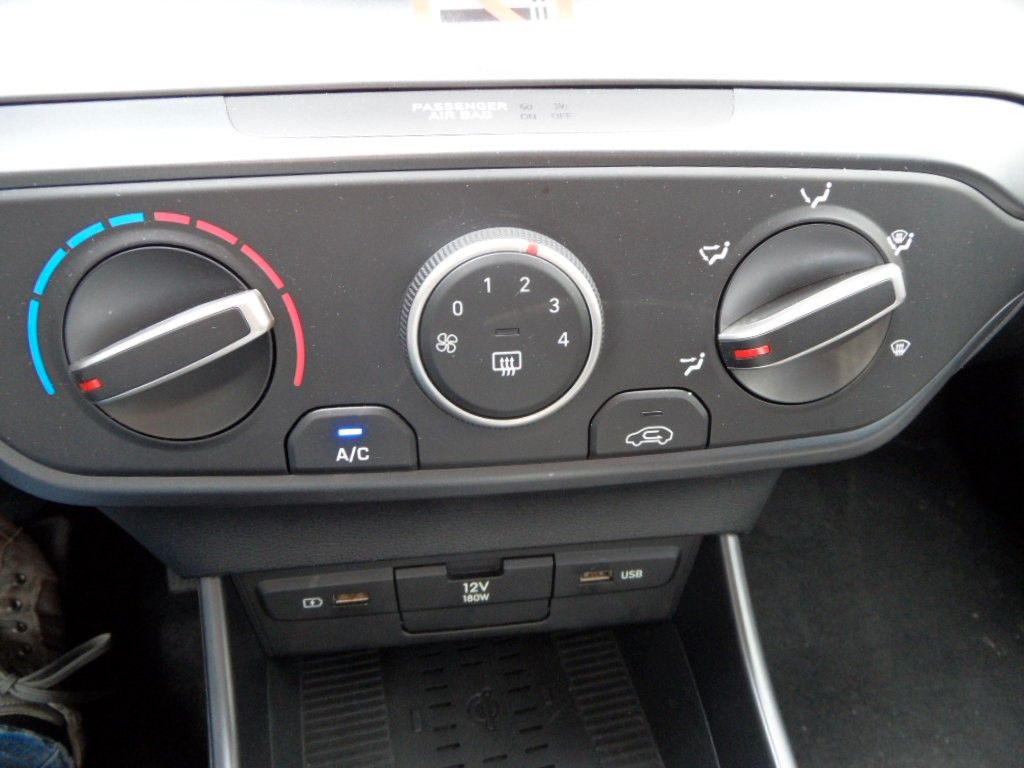Hyundai i20 1.0 T-GDI Trend - Samsaru's Car Outlet