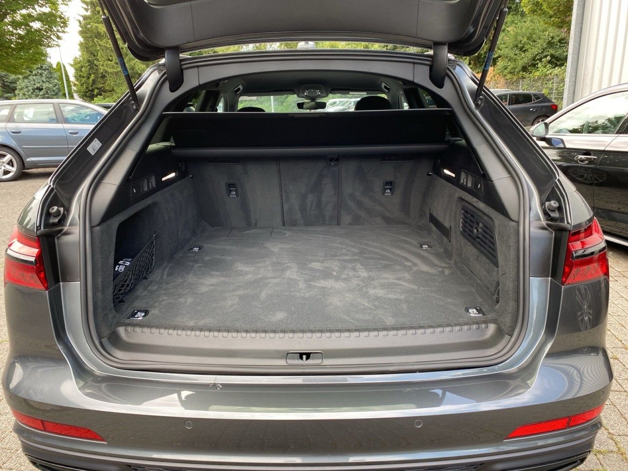 Audi A6 Avant 55 TFSIe quattro S-Tronic Sport - Samsaru's Car Outlet