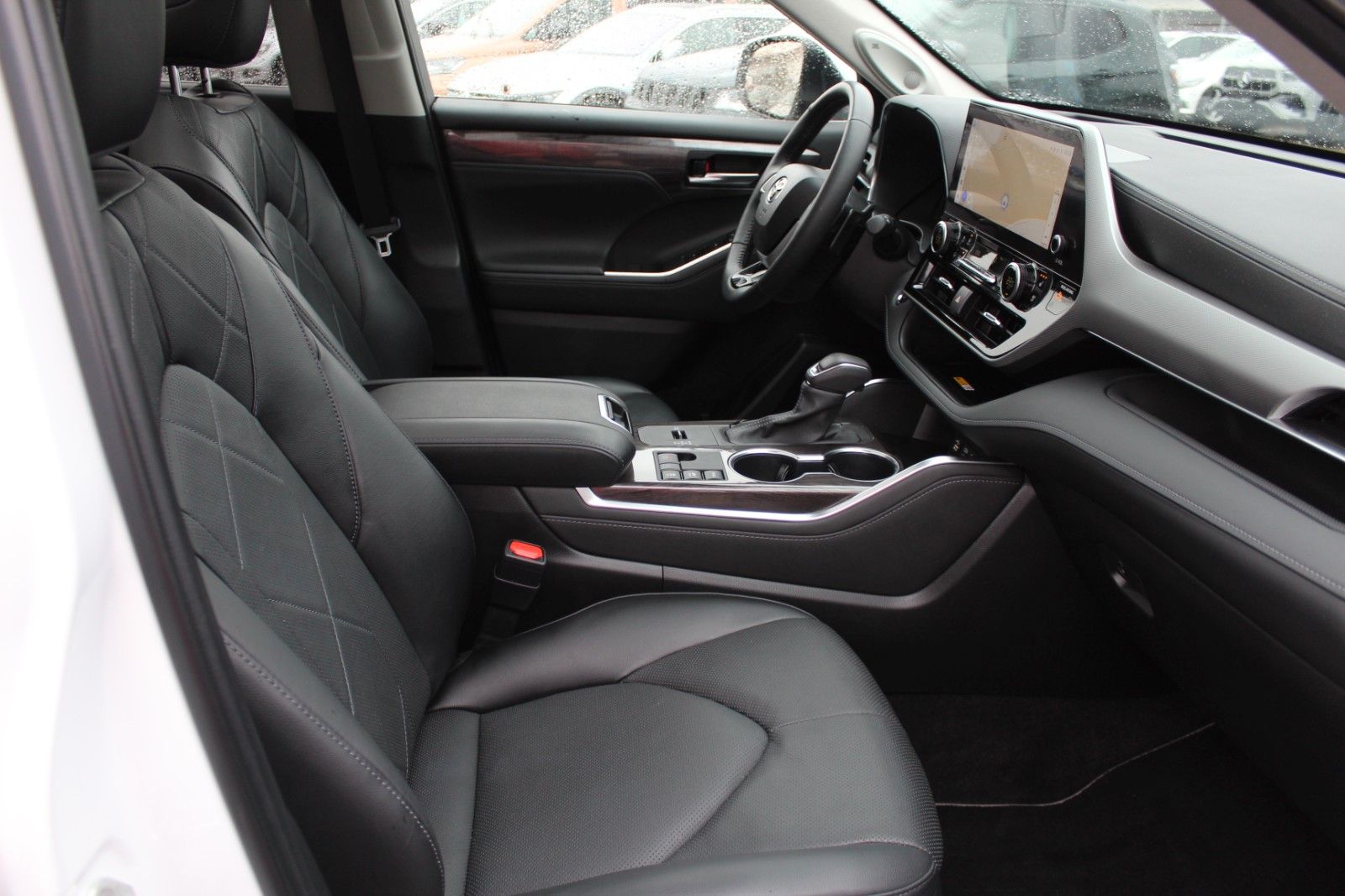 Toyota Highlander Hybrid Luxury*7-Sitzer*PANO*1.Hd.*ACC