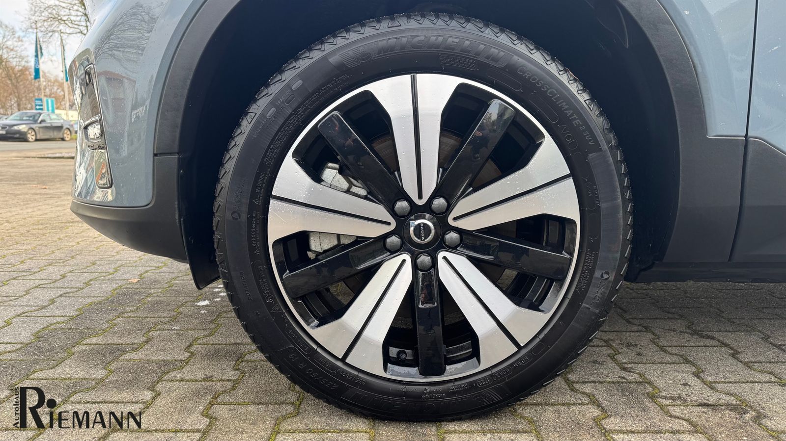 Volvo XC40 Recharge Single Motor Plus + Winter-Paket
