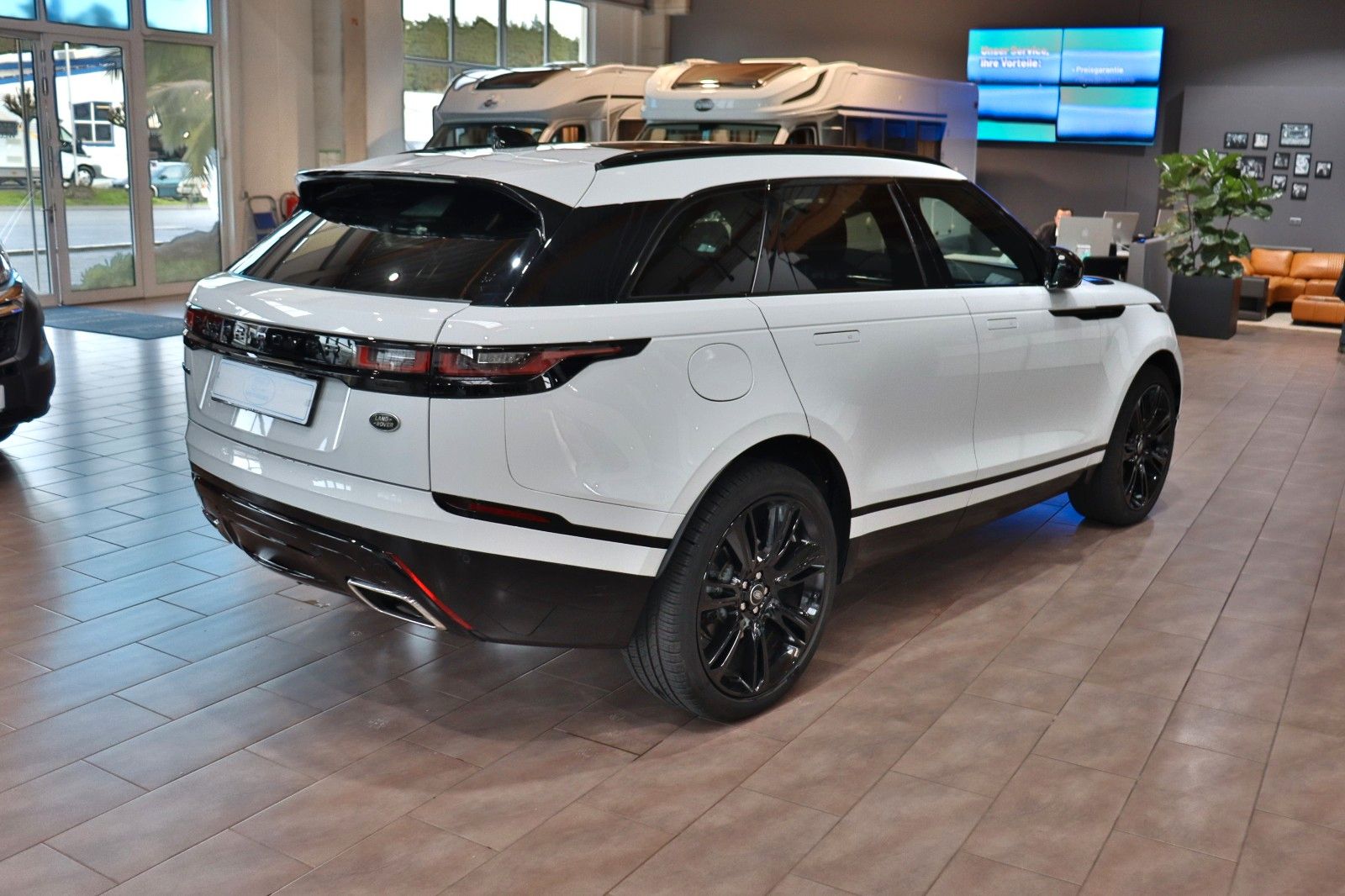 Range Rover Velar 300 R-Dynamic SE - Samsaru's Car Outlet
