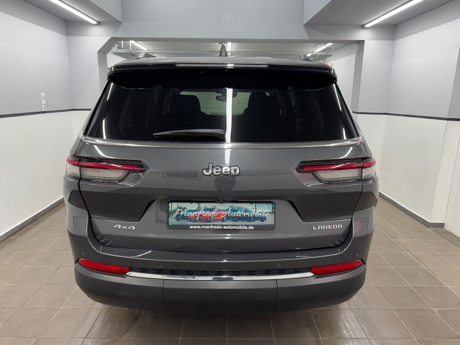 Jeep Grand Cherokee L Laredo 4x4/Unfallfrei!/Akh-3,1T
