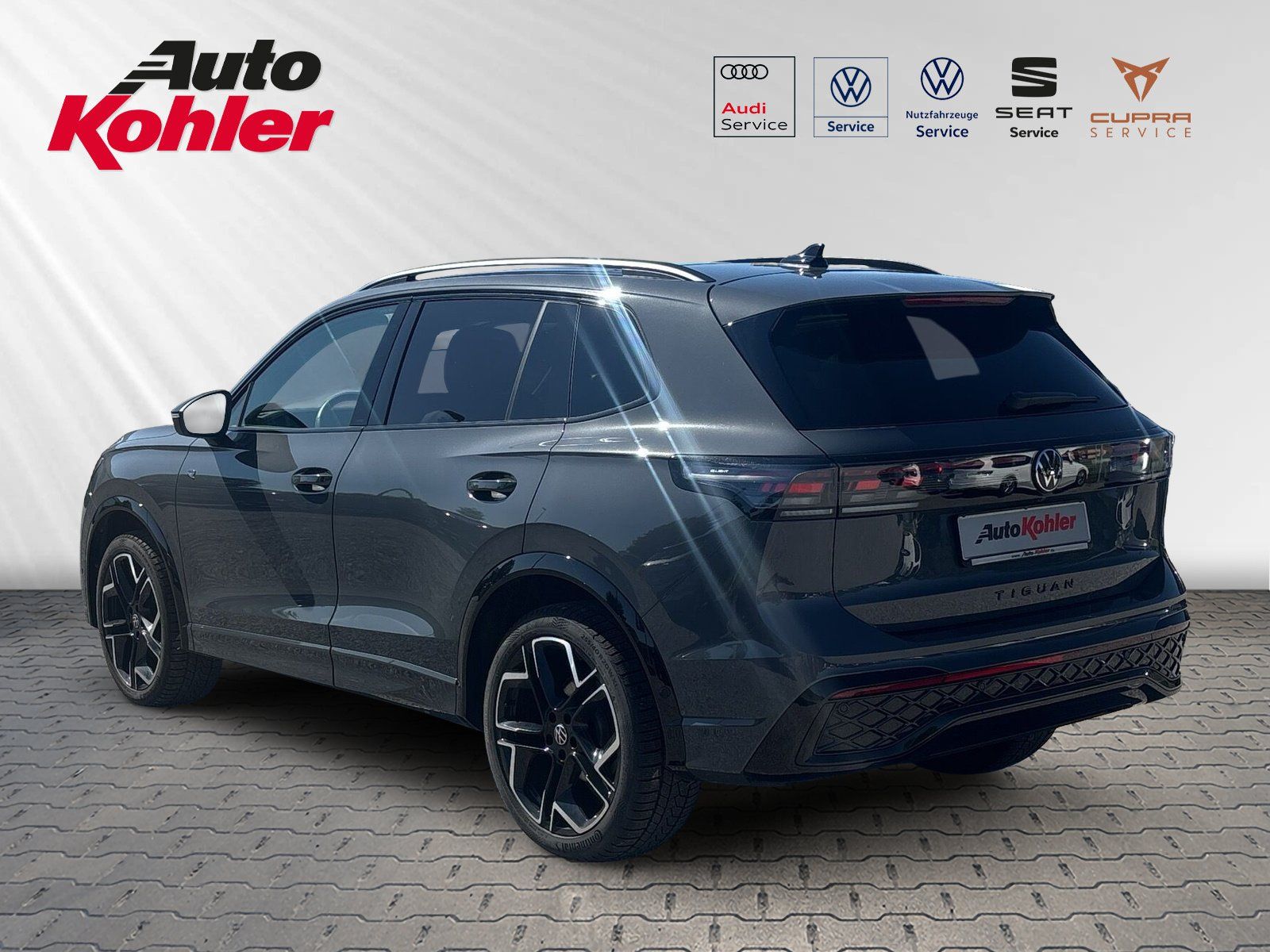 Volkswagen Tiguan 4Motion R-Line *PANO*LEDER*MATRIX*AHK*BLA