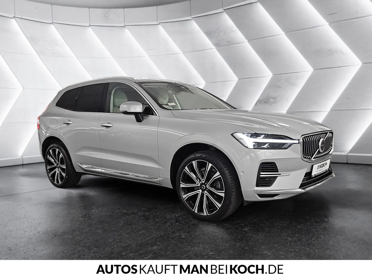 Volvo XC60 T6 AWD Inscription - Samsaru's Car Outlet