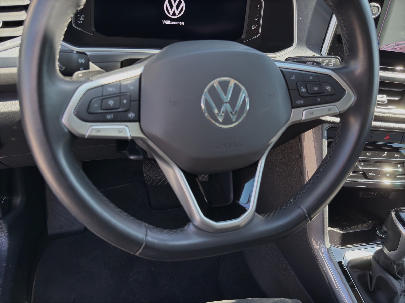 Volkswagen T-Roc 2.0 TDI DSG STYLE - Samsaru's Car Outlet