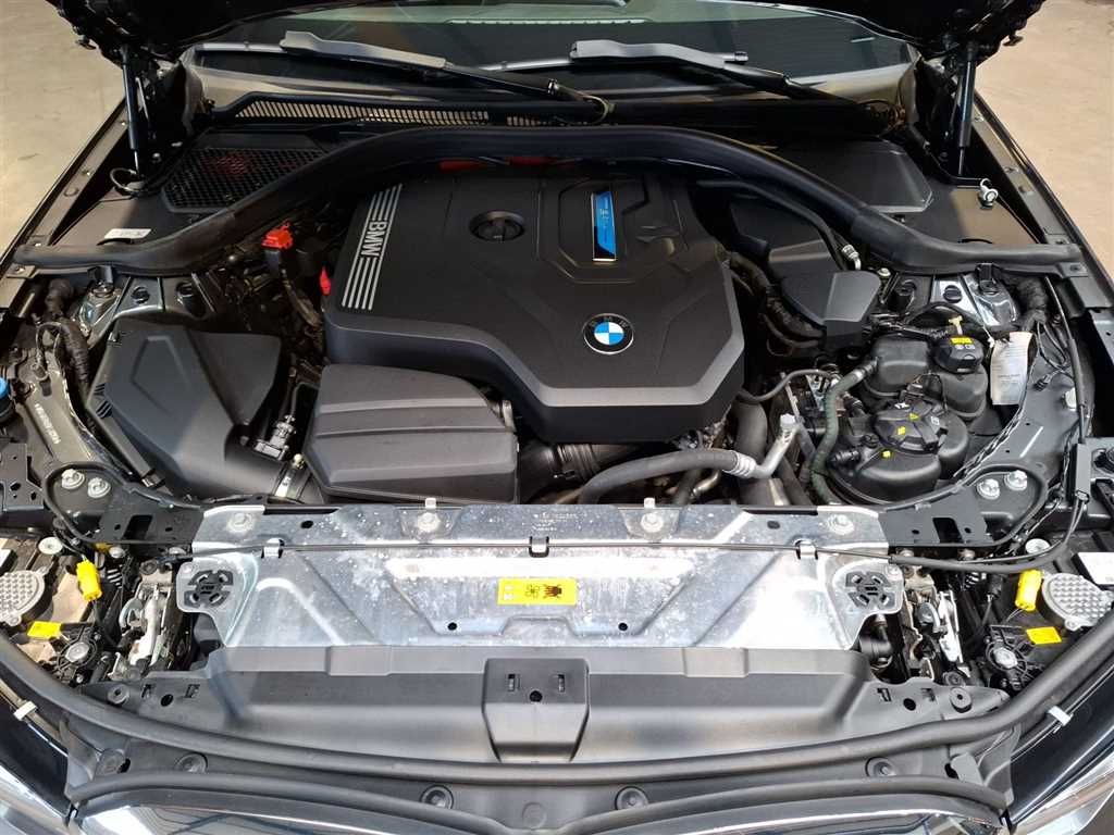 BMW 330e Touring Advantage Steptronic - Samsaru's Car Outlet