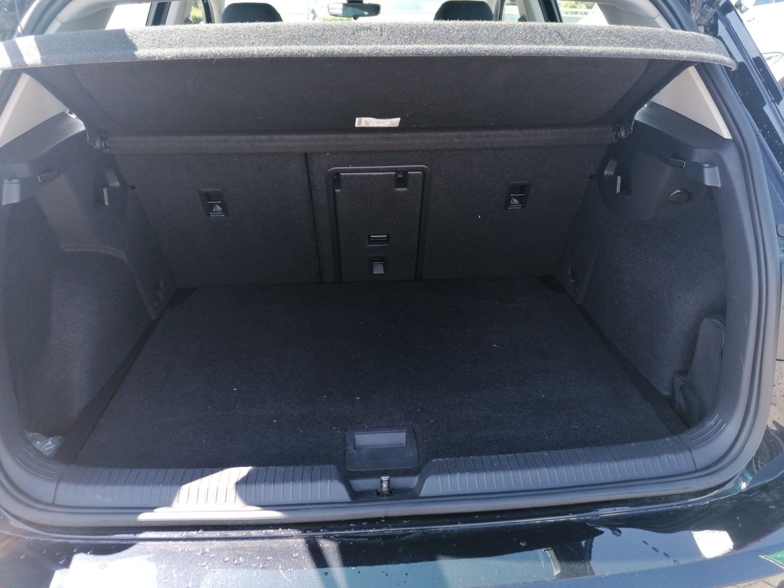 Volkswagen Golf VIII 2.0TDI Life DSG - Samsaru's Car Outlet