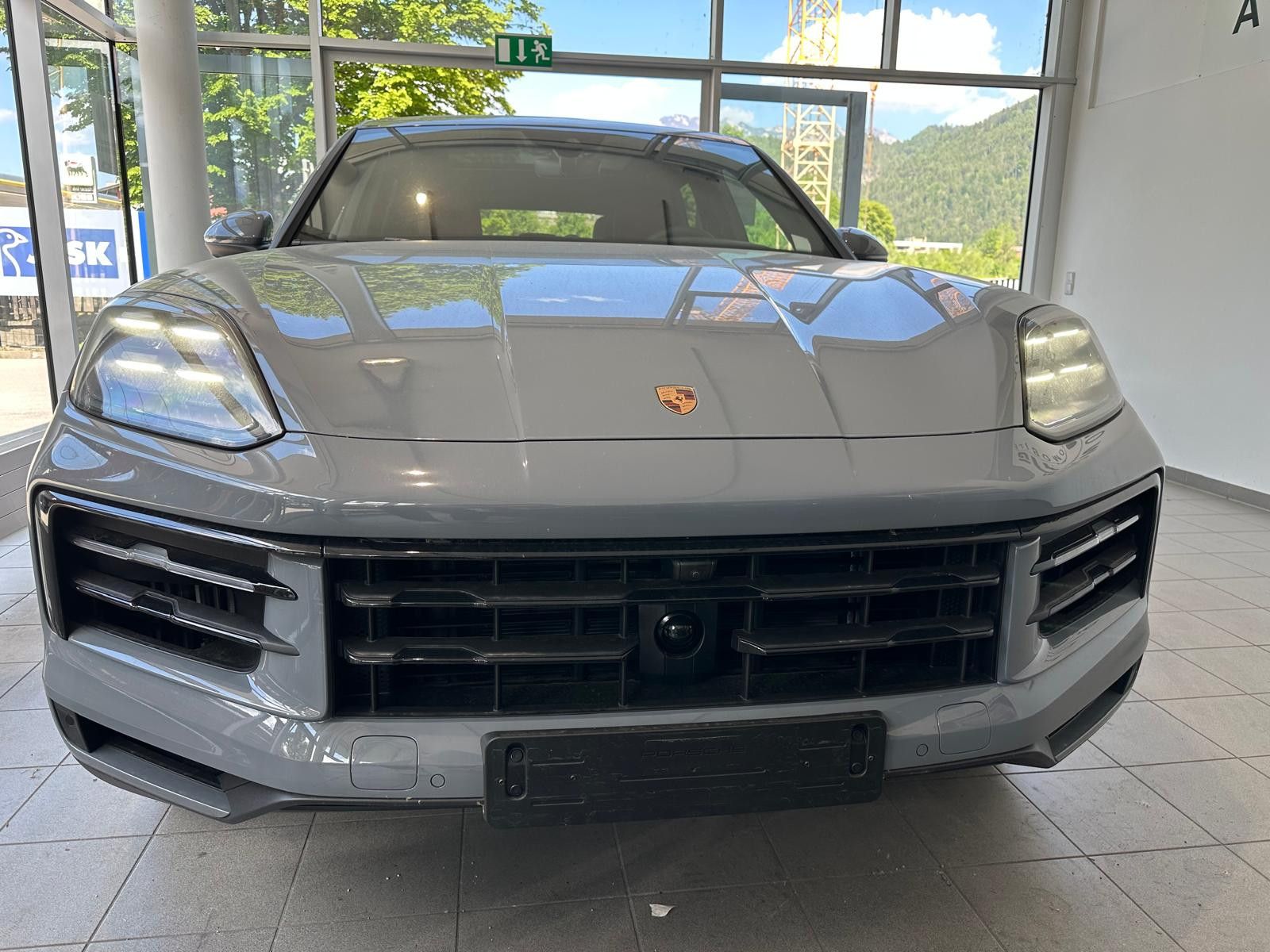 Porsche Cayenne Facelift -19%/gr-rot/Pan/Mtx/ACC/14W/21