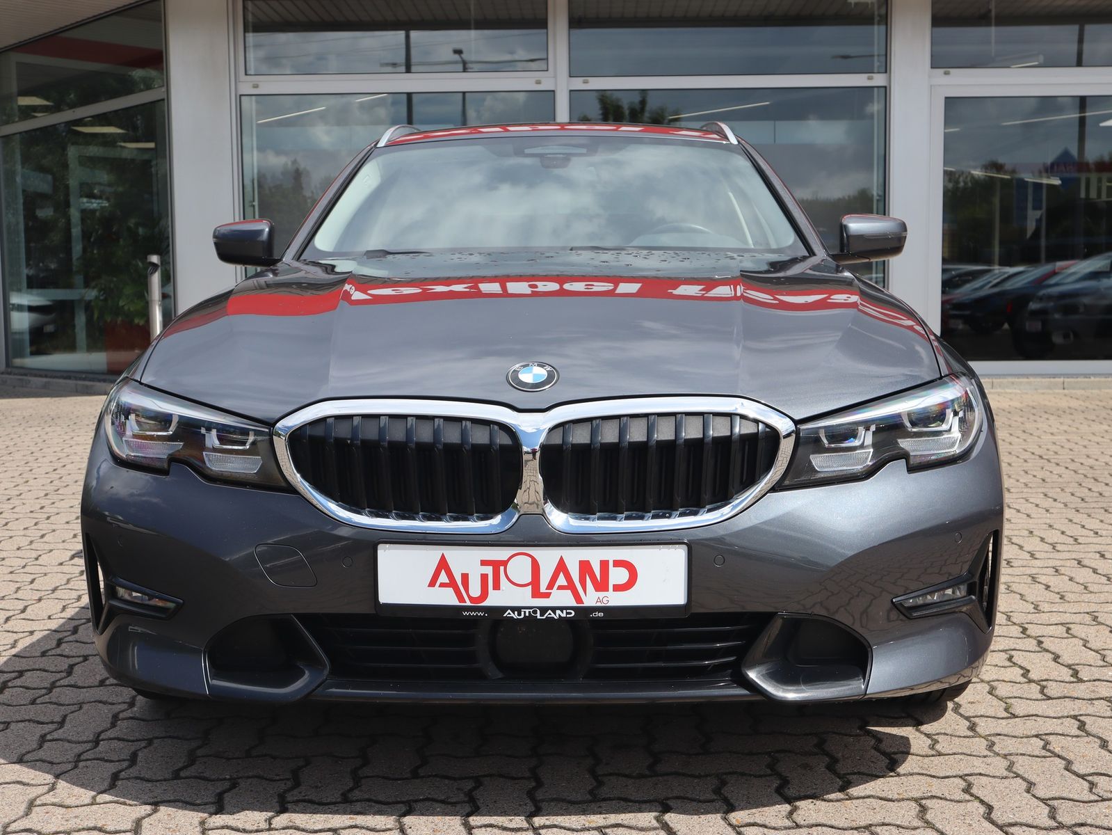 BMW 330e Touring Sport Line - Samsaru's Car Outlet