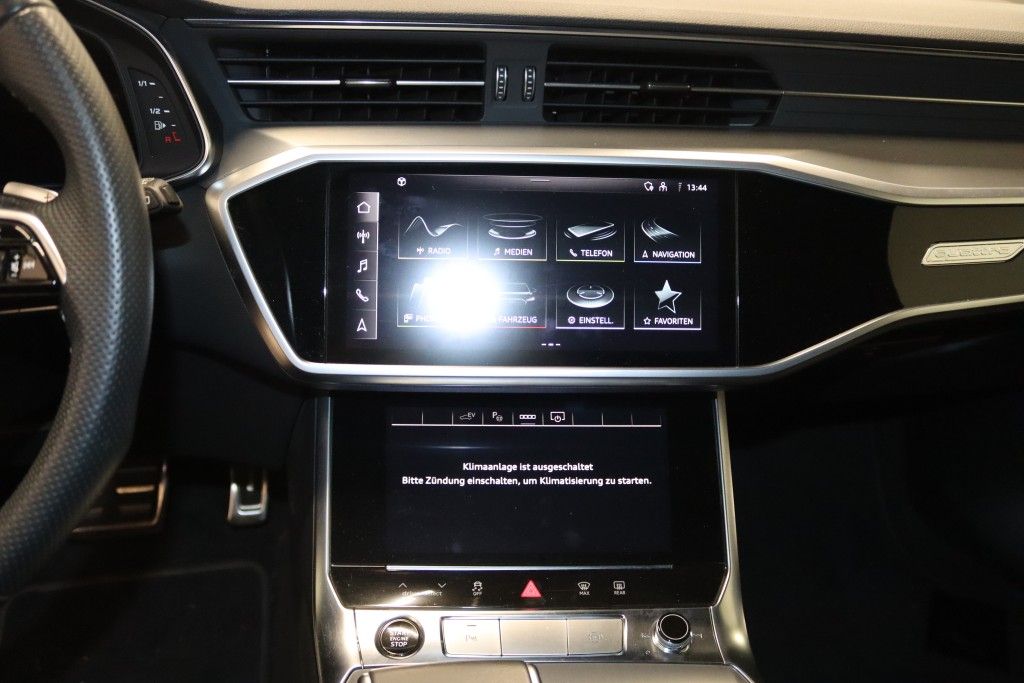 Audi A6 Av. 55 TFSI e qu. S line - Samsaru's Car Outlet