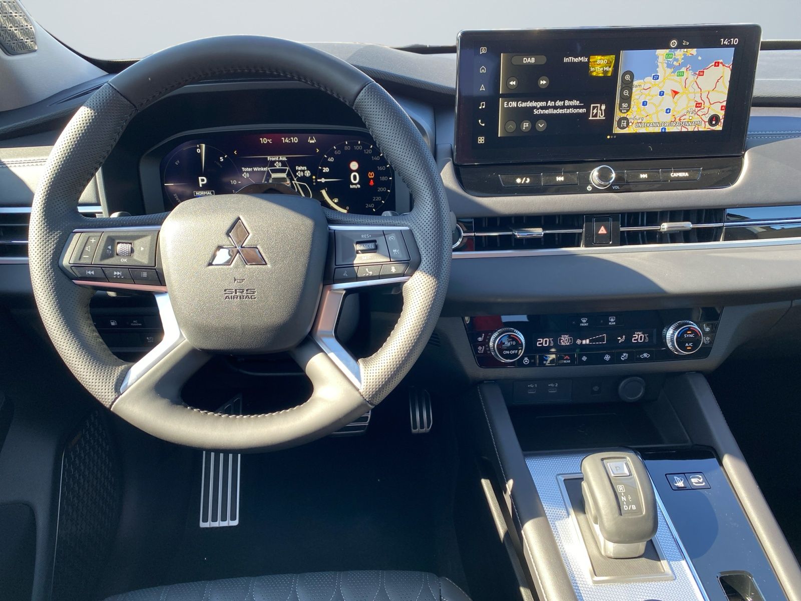 Mitsubishi Outlander Top 2.4 PHEV ACC PDC FLA STH LED