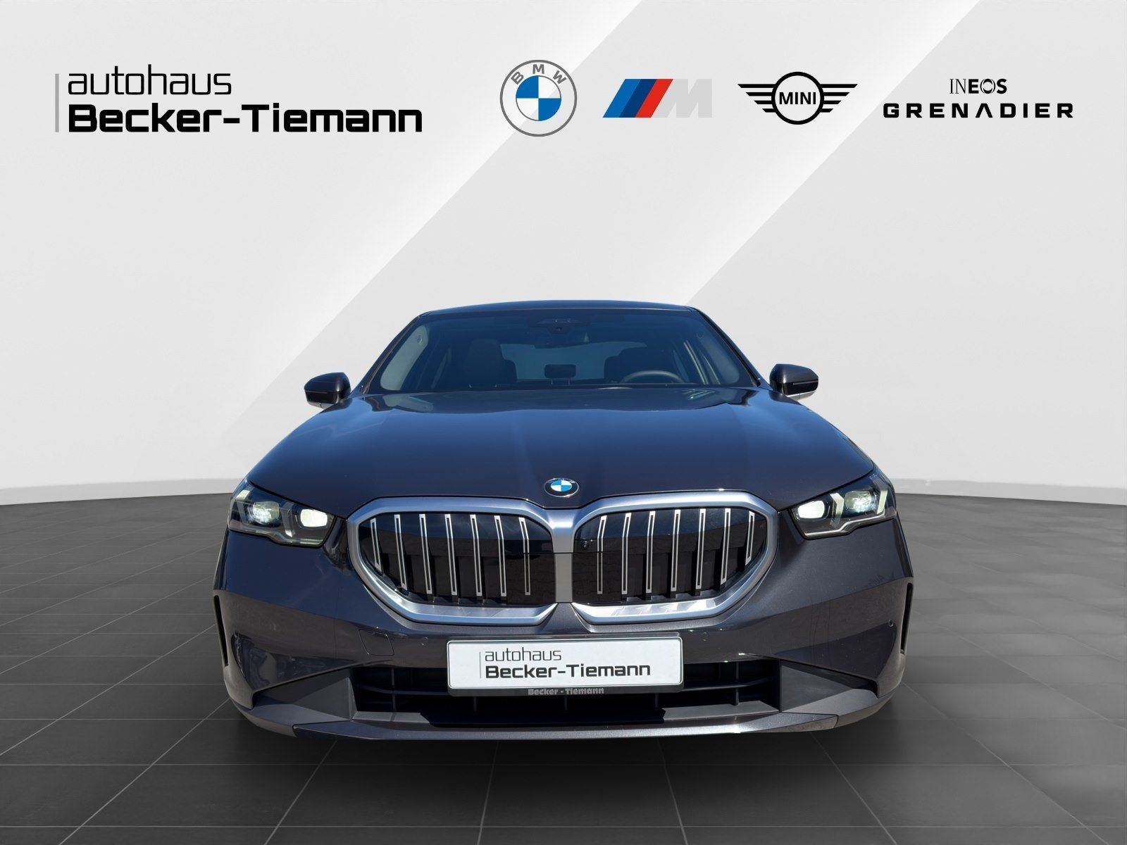 BMW 520i Limousine AHK Head-Up Pano DrivAssProf. Par