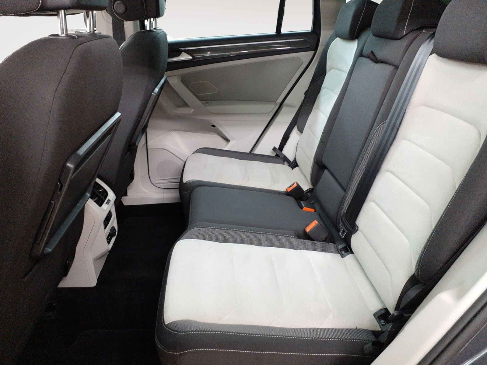 Volkswagen Tiguan 2.0TDI 4Motion Highline - Samsaru's Car Outlet