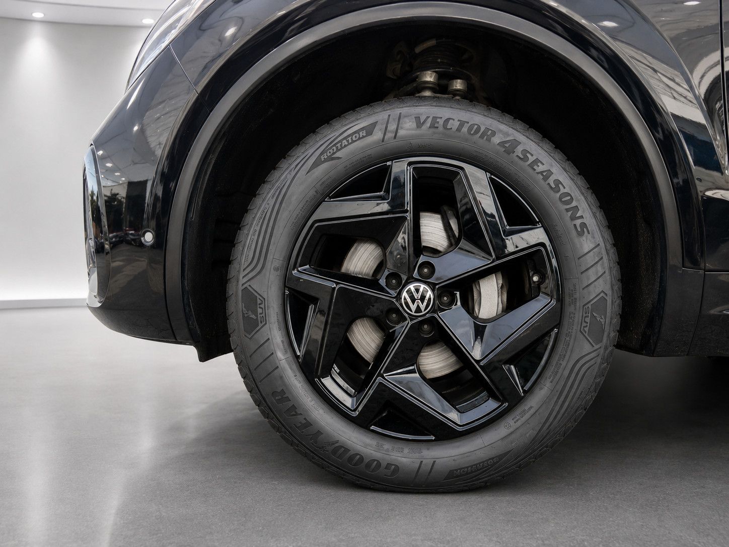 Volkswagen Touareg R LINE-4MOTION-KAME-PANO-MATRIX-VIRT-19'