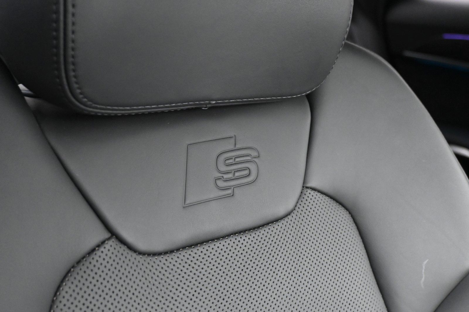 Audi A8 50 TDI Quattro - Samsaru's Car Outlet