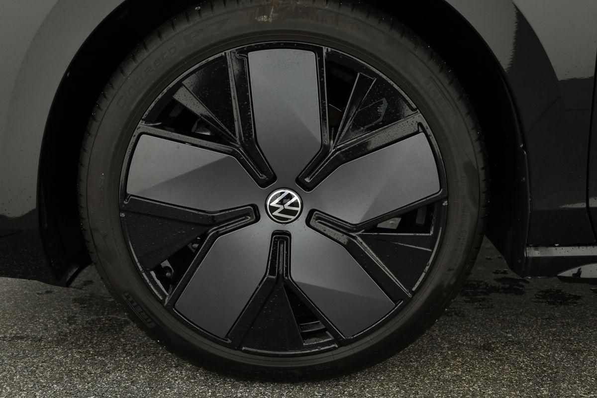 Volkswagen Passat Variant TDI DSG 4M R-LINE Black, AHK, IQ.