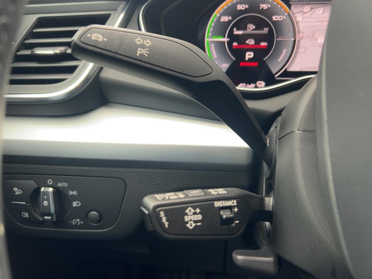 Audi Q5 50 TFSI e S line quattro S tronic Matrix Pano