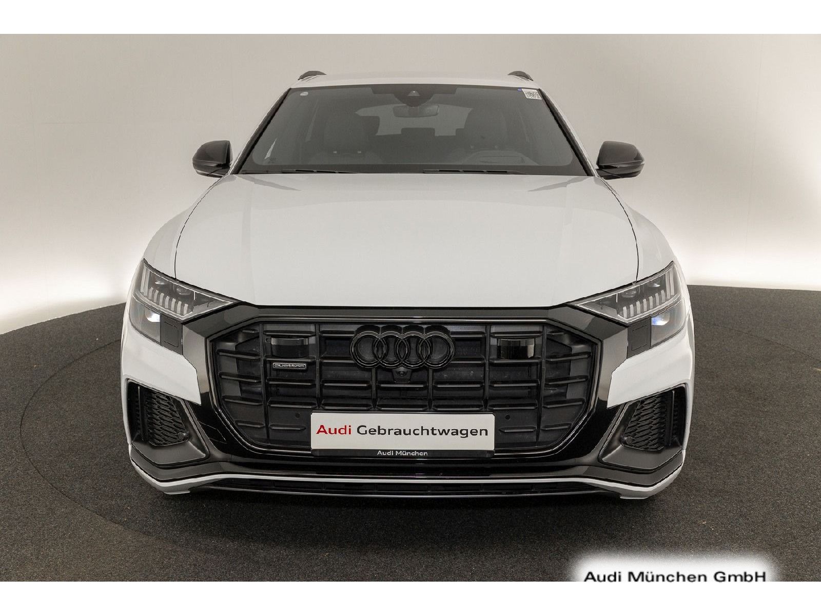 Audi Q8 50 TDI qu. S line - Samsaru's Car Outlet